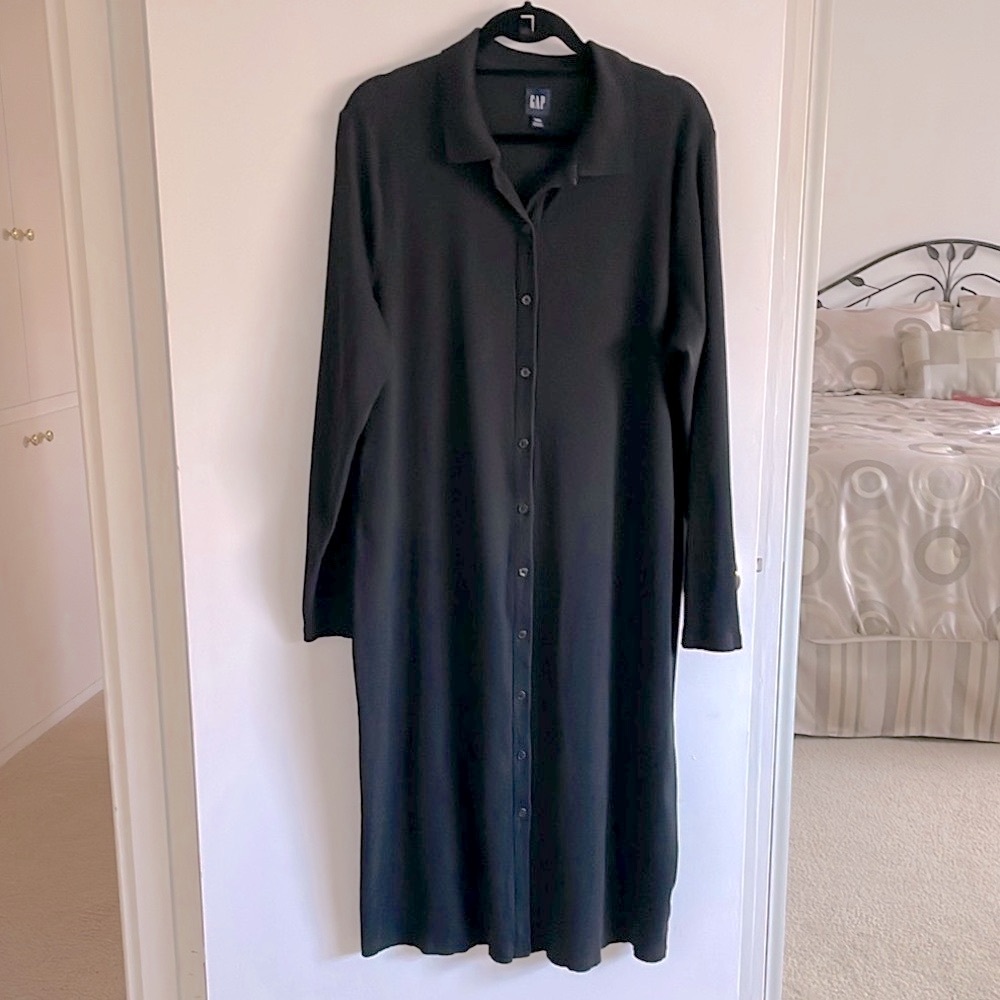Gap Solid Black Button Down Collared Ribbed Long … - image 8